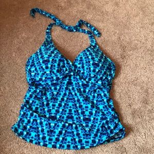 Athleta tankini top 36d/dd Never worn.